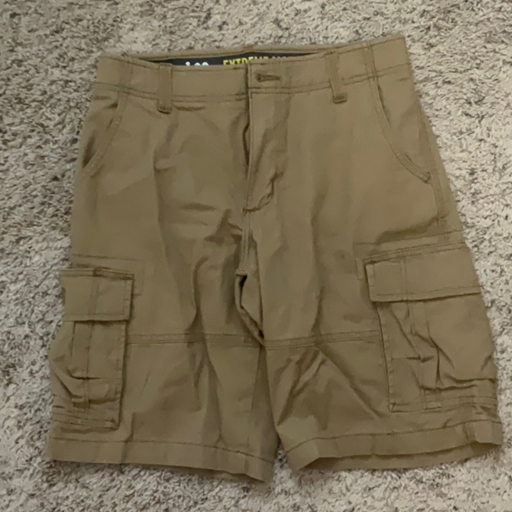 Lee Extreme Motion Men’s cargo shorts new- never worn